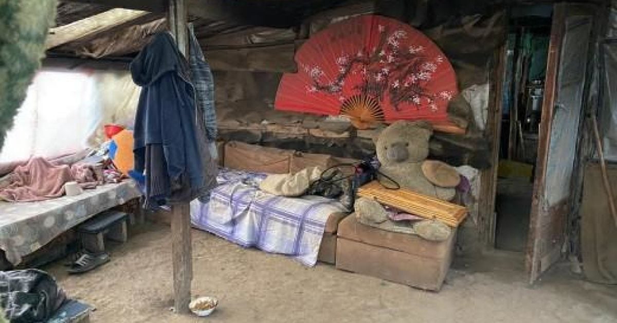 Держали в бараках и заставляли работать в поле: полиция разоблачила банду, которая эксплуатировали людей