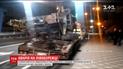 В опору мосту біля метро Лівобережна в'їхав евакуатор з трактором