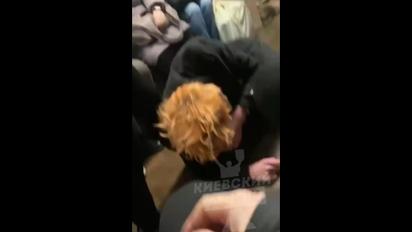 В столичном метро пассажира избили из-за цвета волос