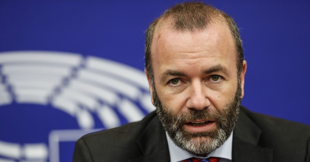 Лидер крупнейшей фракции Европарламента требует от ЕС жестких санкций против России