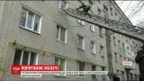 В Чернигове спасатели добрались внутрь квартиры, где закрылась 2-летняя девочка