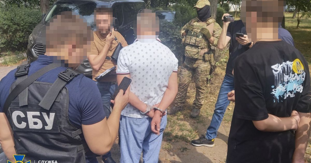 У Дніпрі волонтери розкрадали і продавали гуманітарну допомогу на мільйони гривень (фото)