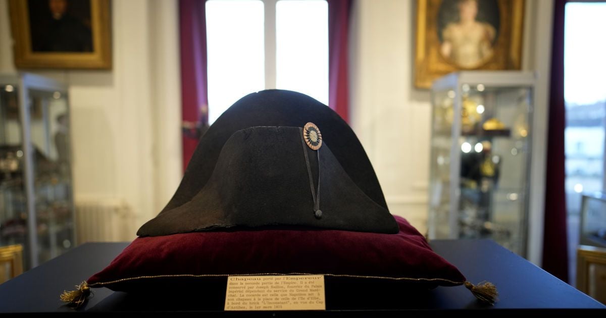 Napoleon’s hat was sold for a record amount – photo – Curiosities – tsn.ua