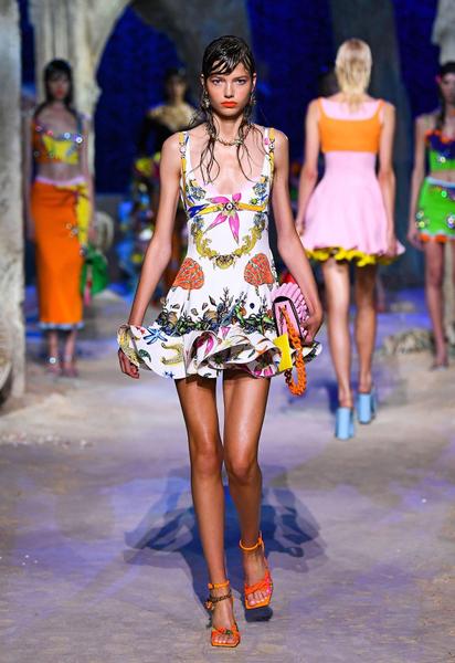 Коллекция Versace трет-а-порте сезона весна-лето 2021 / © East News