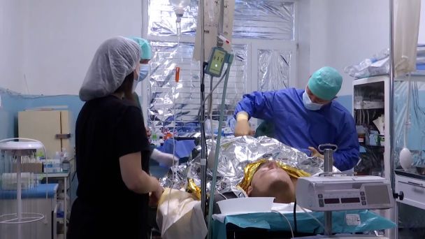 Як медики на передовій рятують поранених бійців