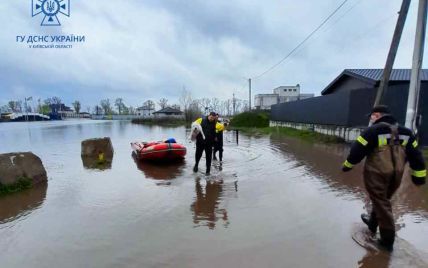 Пошкодження на Каховській ГЕС: у КМДА назвали причини потопу в Києві