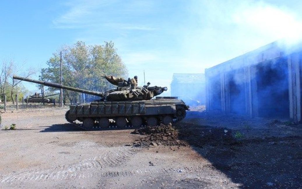 Луганські бойовики почали відводити танки від лінії зіткнення. / © ЛуганскИнформЦентр