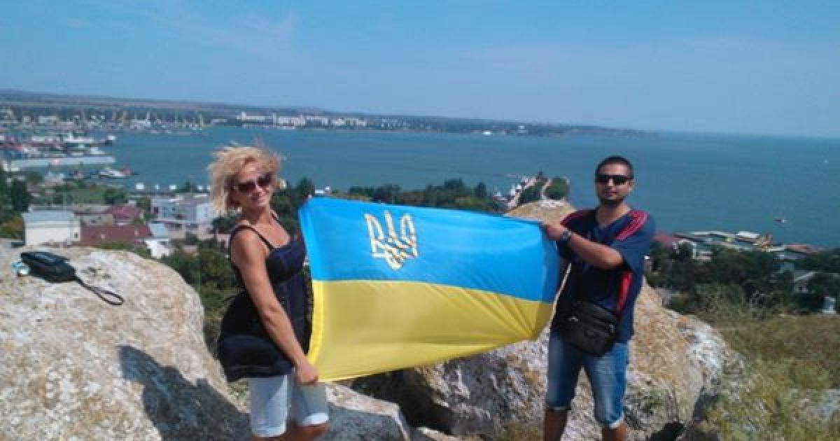 Причина задержания - флаг Украины и футболка с трезубцем и проукраинской надписью