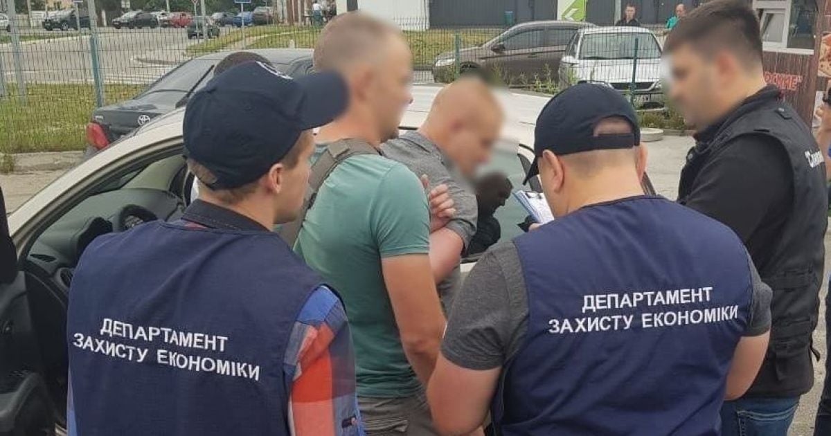 На Київщині депутат погорів на хабарі в 1 млн гривень за місця для поховання померлих