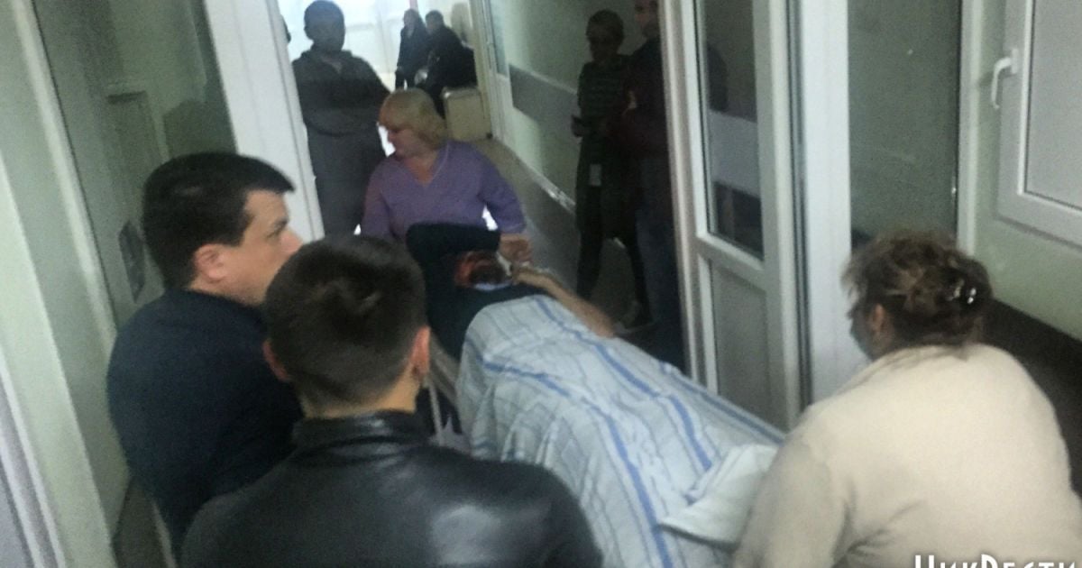 У Миколаєві невідомі жорстоко побили депутата міськради, чоловіку наклали на обличчя 20 швів