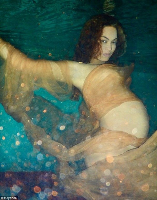 Зірка перебуває у "цікавому стані" / © beyonce.com