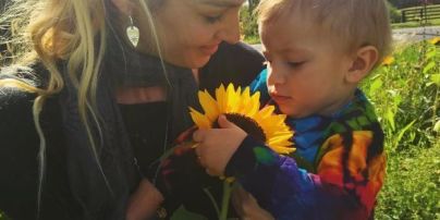 Мило и солнечно: "ангел" Кэндис Свэйнпоул показала трогательное фото с сыном