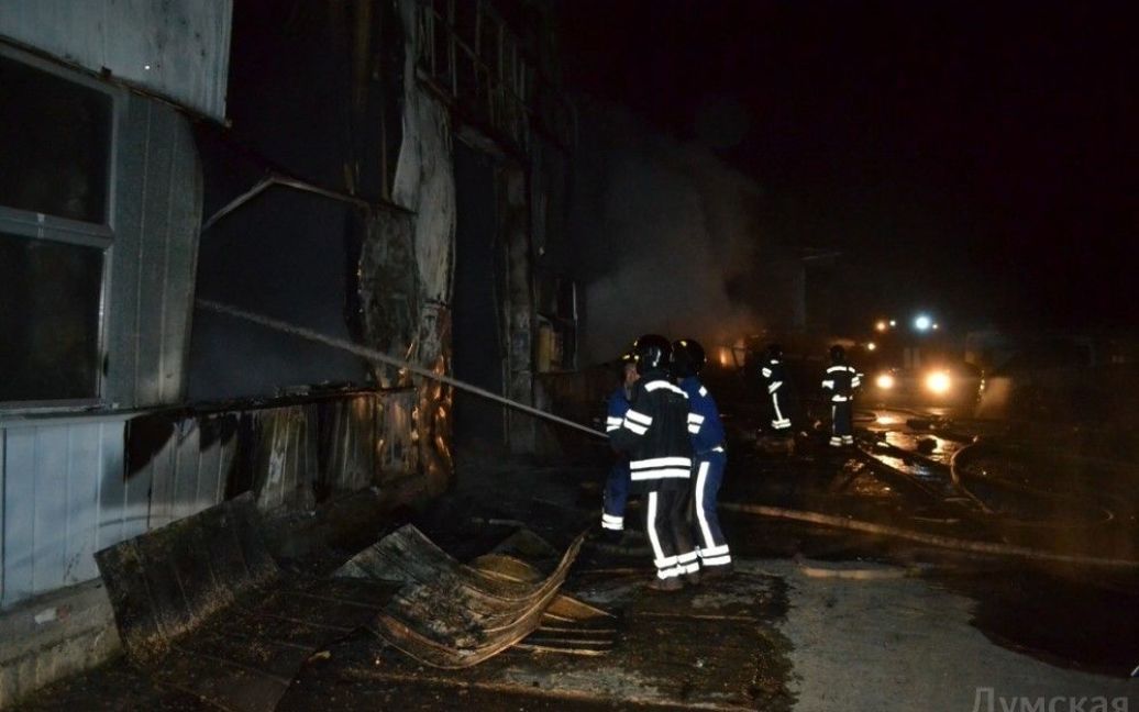 В Одессе загорелся склад рядом с рынком / © dumskaya.net