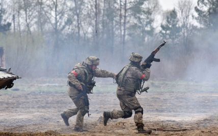 Порошенко розкрив таємницю про перше припинення вогню на Донбасі: "Десантники повертались із рейду"