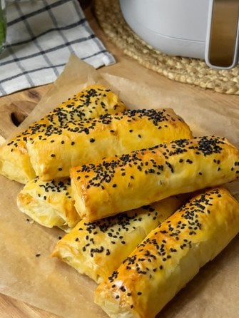 Пирожки с курицей и кукурузой tiktok.com_@baking.and.more4u