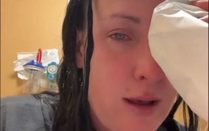 Жінка залила око клеєм для нігтів, який сплутала з краплями: чим усе закінчилося (відео)