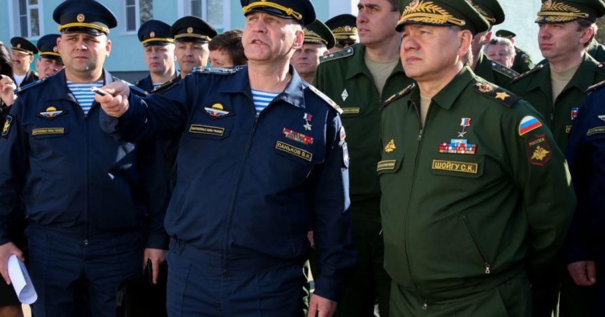 Россия перебросила в Новоазовск десантников, глава которых служил в украинской армии - разведка