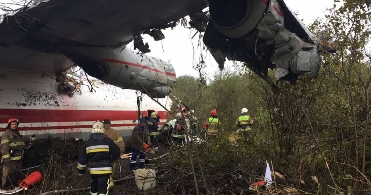 Рятувальники розповіли, як вдалося врятувати постраждалих у авіакатастрофі на Львівщині
