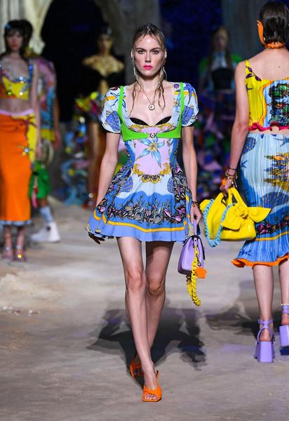 Коллекция Versace трет-а-порте сезона весна-лето 2021 / © East News