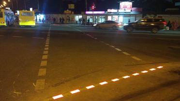 В Киеве на пешеходном переходе появилась LED-брусчатка