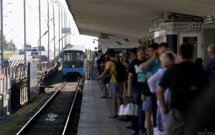 В метро Киева люди падают на рельсы. Как уберечься от трагедии