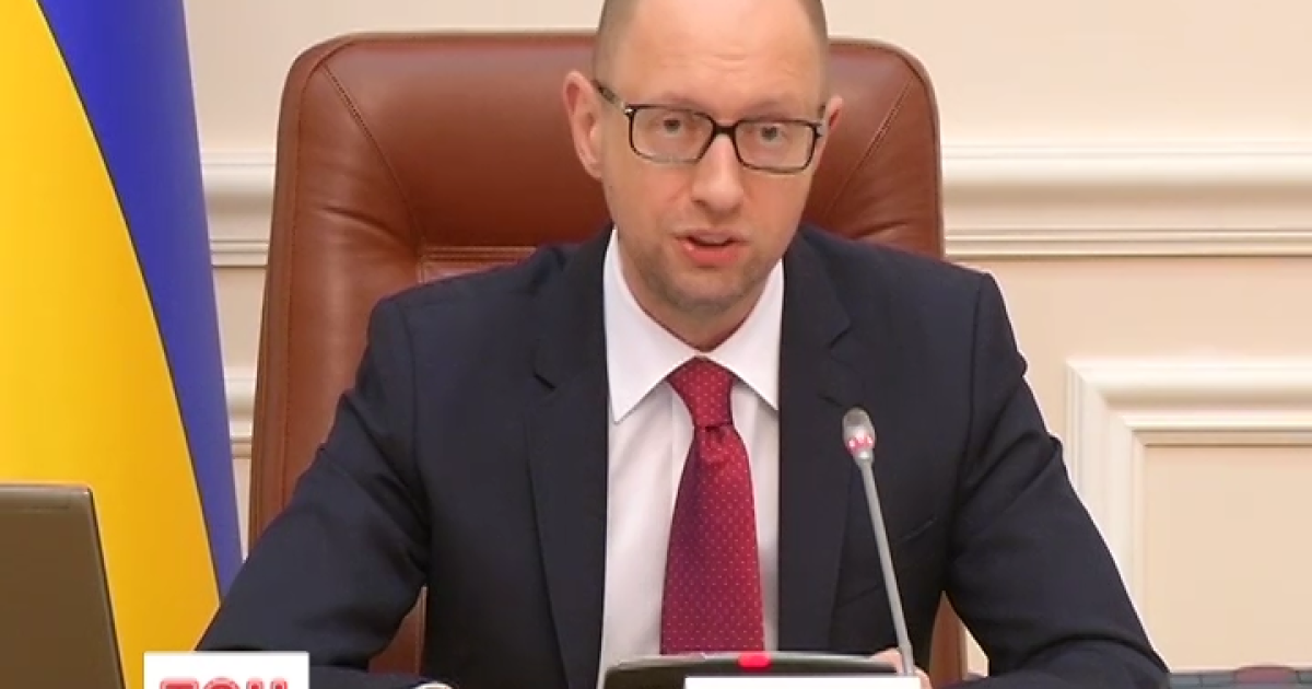 Яценюк запевнив, що Україна просить оборонну, а не наступальну зброю