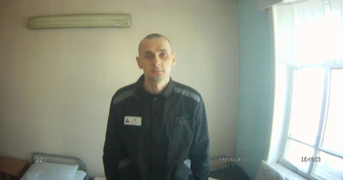 Омбудсмен Денісова оприлюднила фото Сенцова з колонії