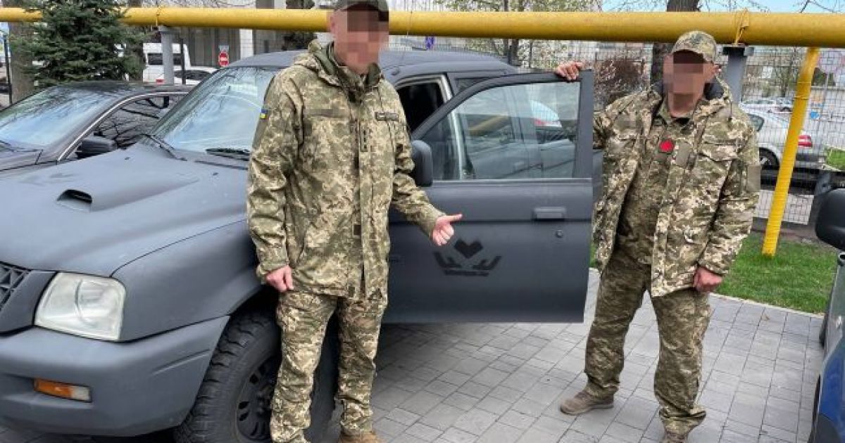Favbet Foundation передав бригаді ЗСУ на південний напрямок позашляховик Mitsubishi L200