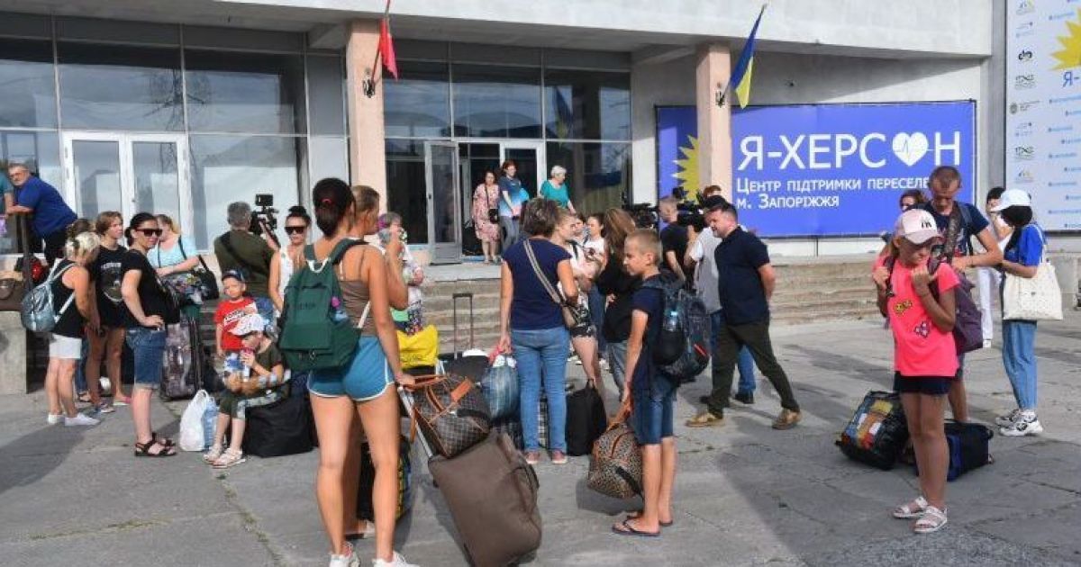 В Запорожье заработал хаб для переселенцев из Херсонщины: какую помощь предлагают