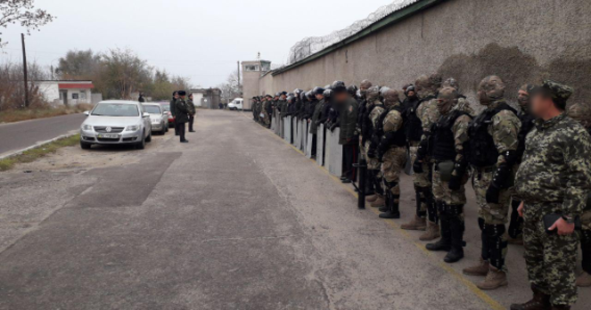 Під час обшуків у Миколаївському СІЗО ув'язнені напали на охорону