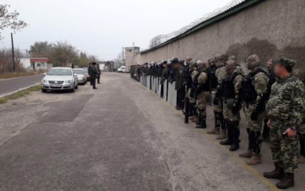 Во время обысков в Николаевском СИЗО заключенные напали на охрану
