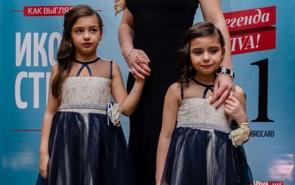 У чорній сукні, з доньками та мамою: Камалія на ювілеї журналу Viva!