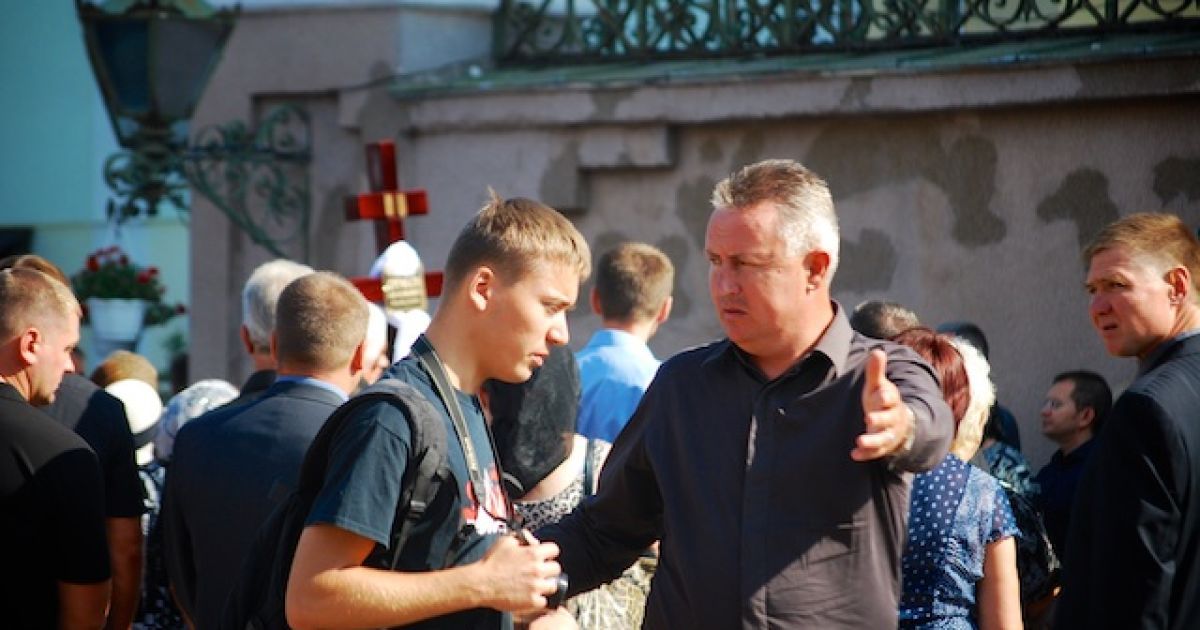 Во время панихиды по Еремееву на территории Святотроицкого собора в Луцке / © ТСН.ua