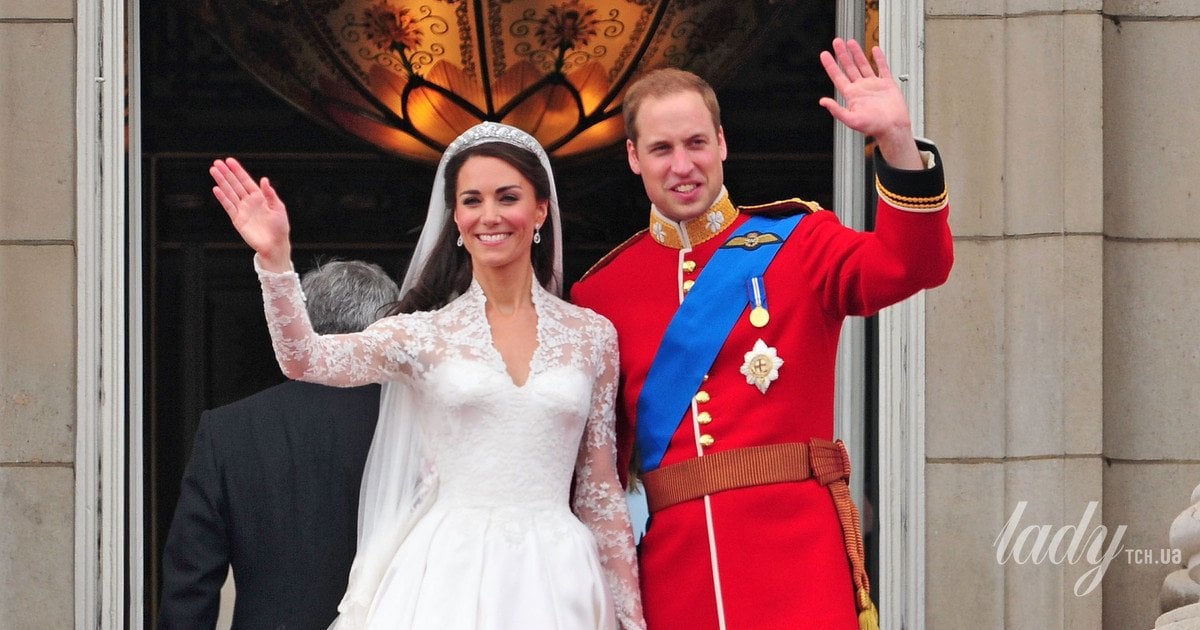 Әйелімнің аяғын жайып тұрған суреті