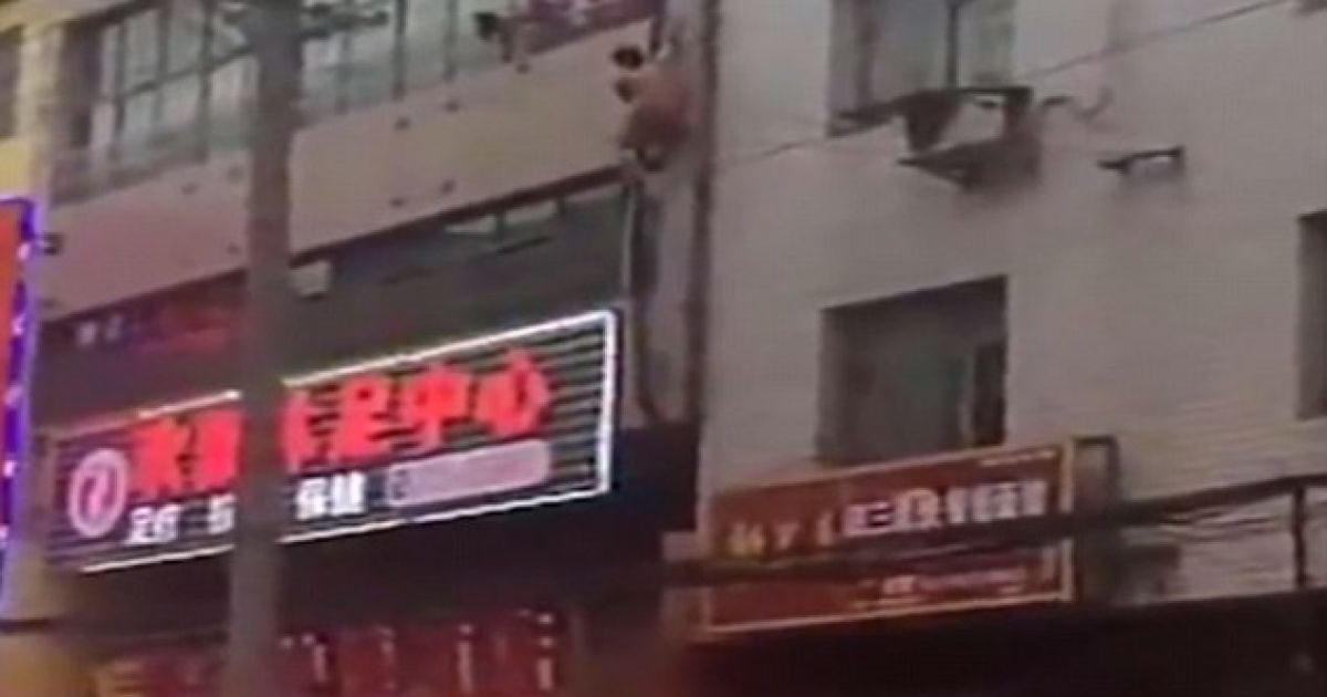 Чоловік коханки раптово повернувся додому.