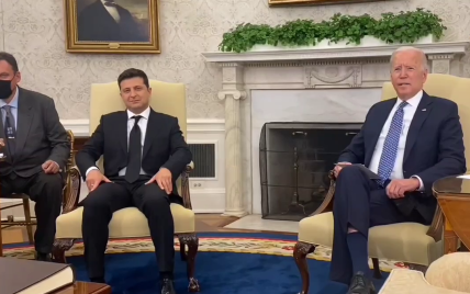 Зеленский выступил за создание нового формата переговоров "США – Украина – Россия"