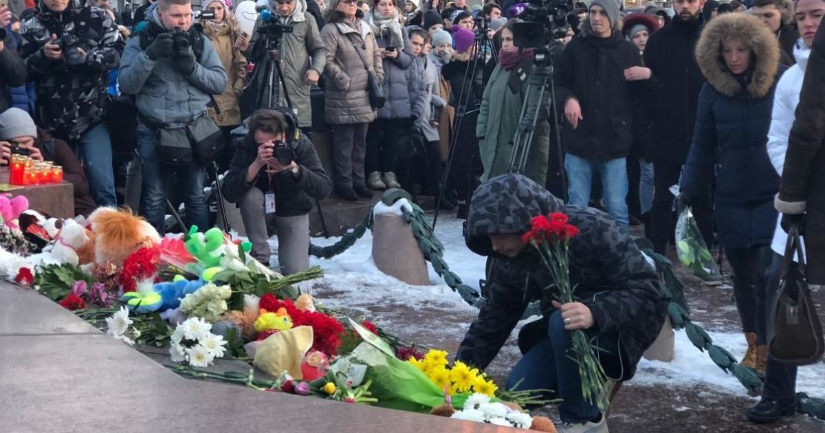 #кемеровомыстобой. В Москве проходят две акции памяти по погибшим во время пожара