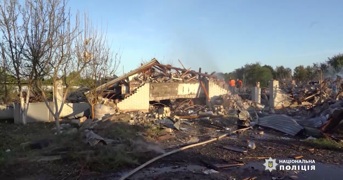 Фото з місця ракетного удару по Сумах / Фото: Нацполіція