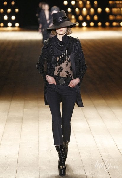Коллекция Saint Laurent прет-а-порте сезона осень-зима 2018-2019 / © East News