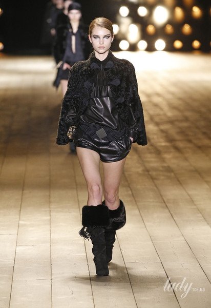 Коллекция Saint Laurent прет-а-порте сезона осень-зима 2018-2019 / © East News