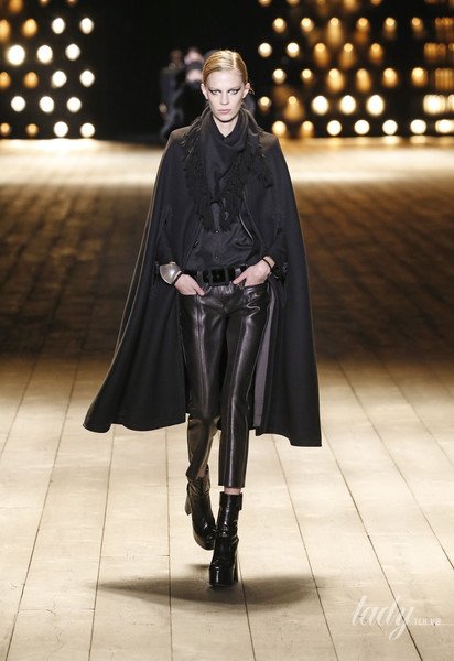 Коллекция Saint Laurent прет-а-порте сезона осень-зима 2018-2019 / © East News