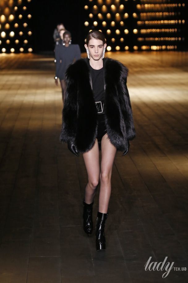 Колекція Saint Laurent прет-а-порте сезону осінь-зима 2018-2019 / © East News