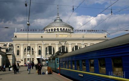 В Одессе снова пожар: на железнодорожном вокзале загорелось депо