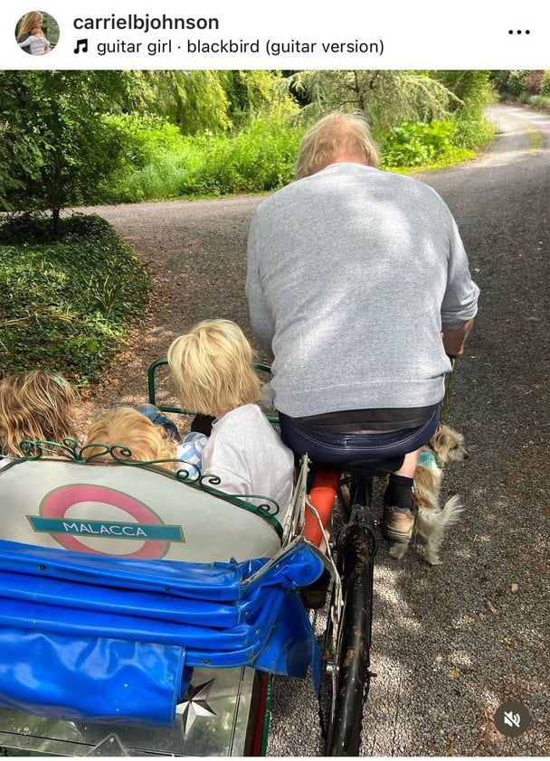 Борис Джонсон с детьми / © Instagram Кэрри Джонсон