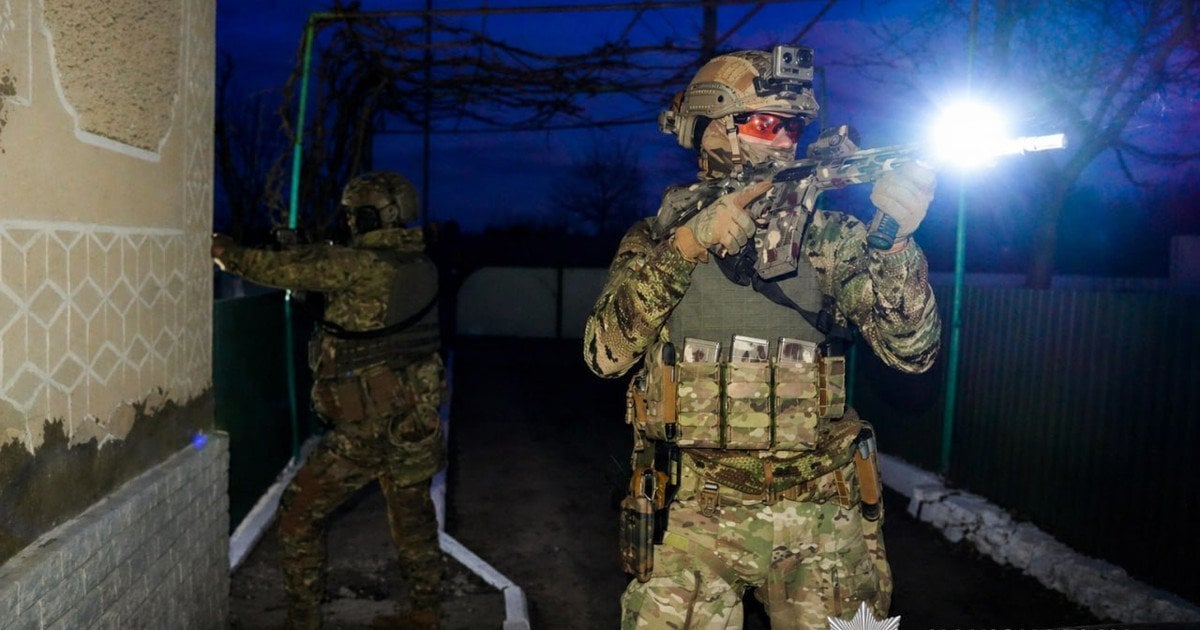 На Ровенщине введена специальная полицейская операция из-за стрельбы по группе оповещения