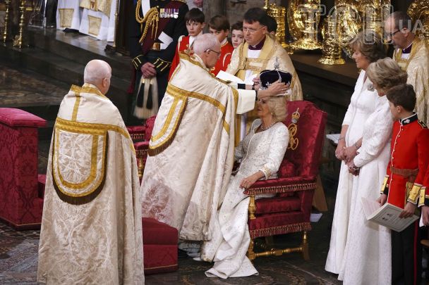 Королева Камілла на коронації у Вестмінстерському абатстві / © Associated Press