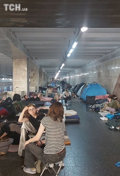 Метро у Києві використовують, як укриття