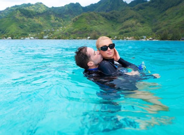 Періс Гілтон з чоловіком на Бора-Бора / © instagram.com/parishilton