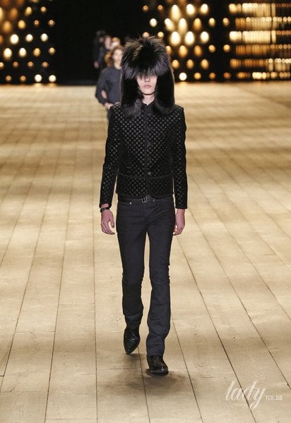 Коллекция Saint Laurent прет-а-порте сезона осень-зима 2018-2019 / © East News