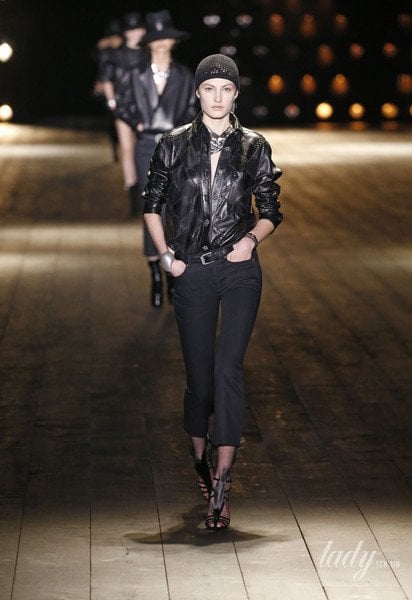 Коллекция Saint Laurent прет-а-порте сезона осень-зима 2018-2019 / © East News